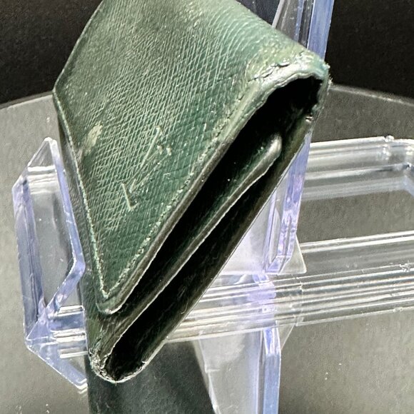 Louis Vuitton Taiga Leather Key Case - GUC - Picture 4 of 6